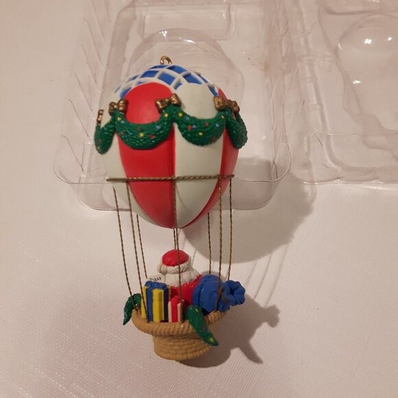 COPY - Noma Ornamotion Santa in a Balloon Ornament - Picture 4 of 4